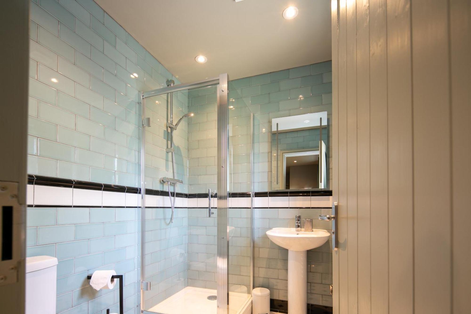 Bed and Breakfast The Cowdray Arms Worth  Номер фото