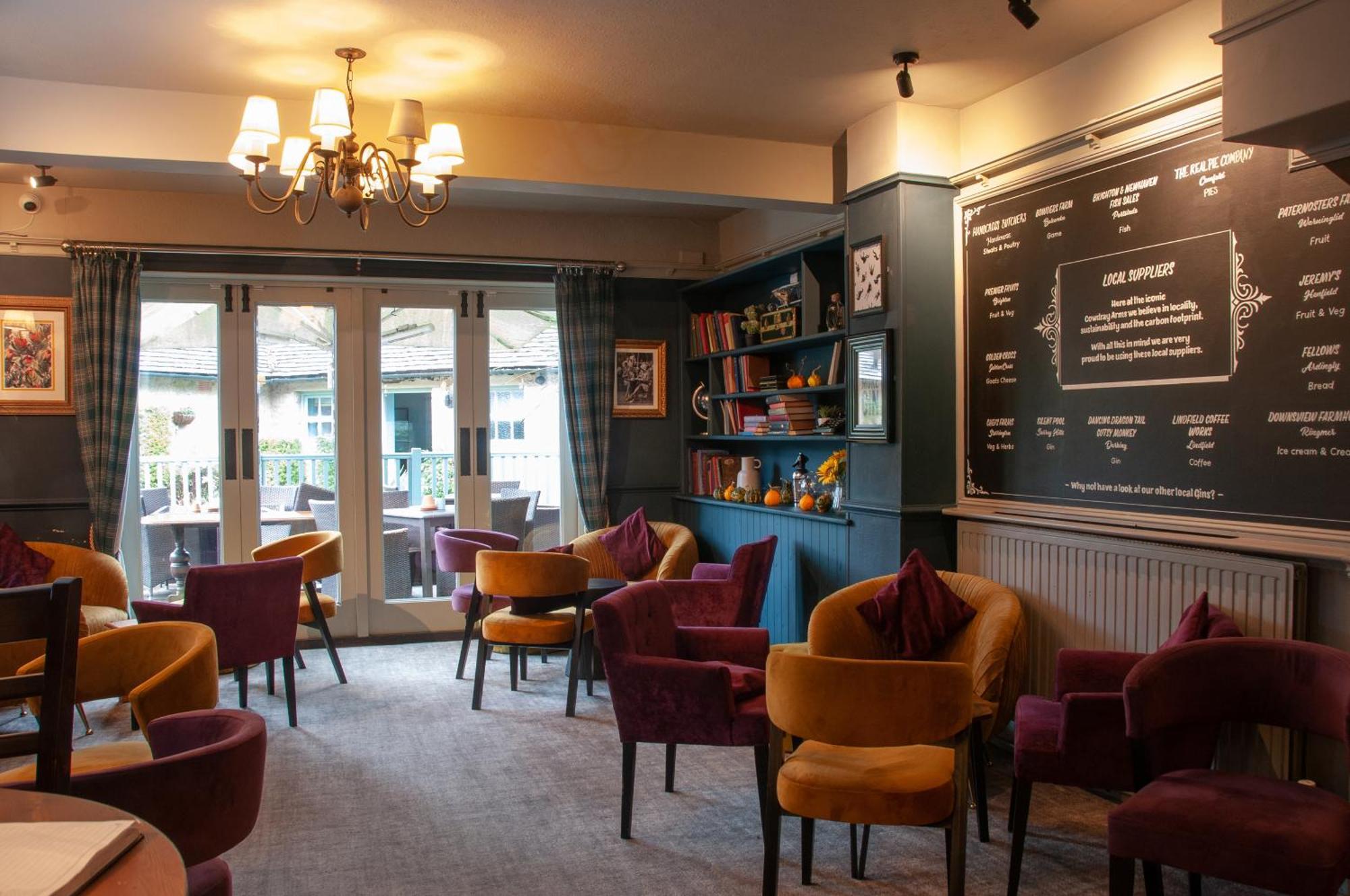 Bed and Breakfast The Cowdray Arms Worth  Экстерьер фото